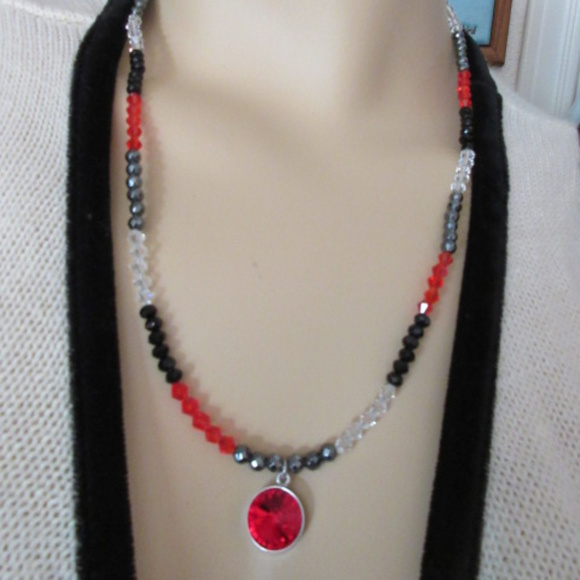 JULY RUBY FACETED CRYSTAL BEAD PENDANT NECKLACE - Picture 1 of 4